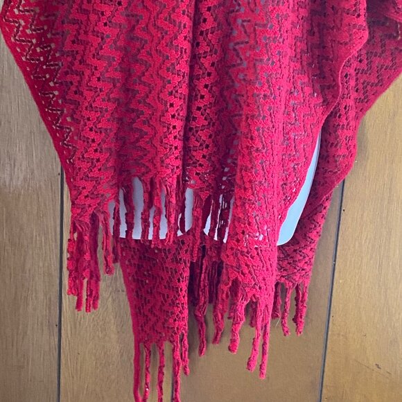 Just Be Shaw Wrap Womens One Size‎ Red Chevron Fringe Layering Knit Boho Hippie - Picture 3 of 12